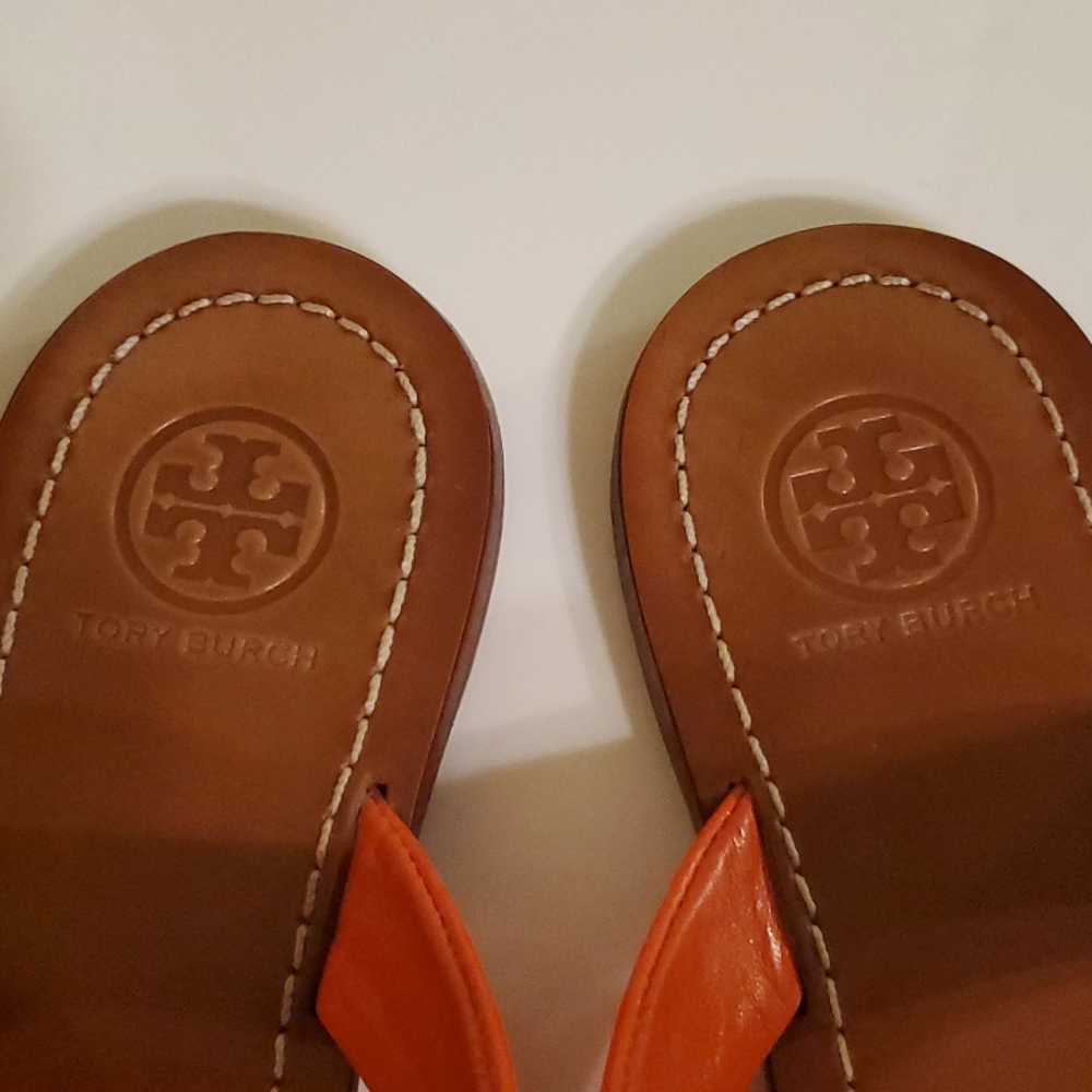 Tory Burch Orange Patent Leather Thong Sandals - Picture 4 of 11